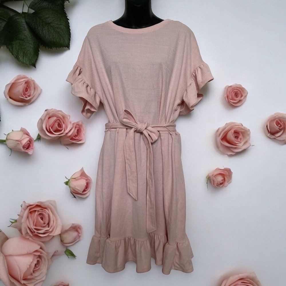 Emma & Michele ruffled sleeves and hem. Size large - Picture 2 of 6